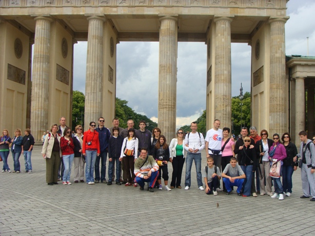 20-Nasa grupa ispred Braderburških vrata