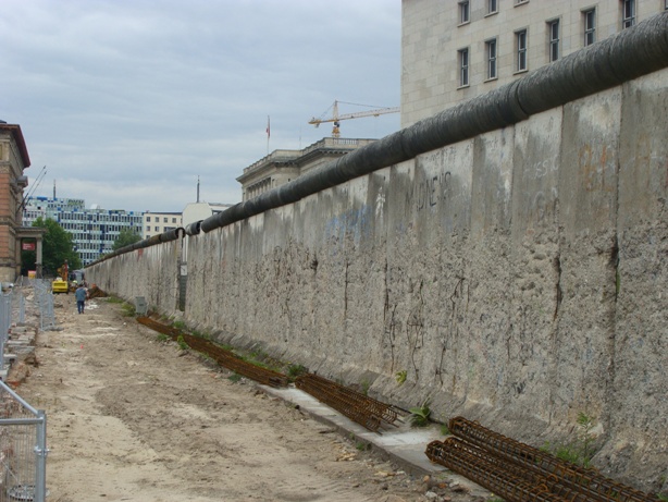 24-Ostatci berlinskog zida